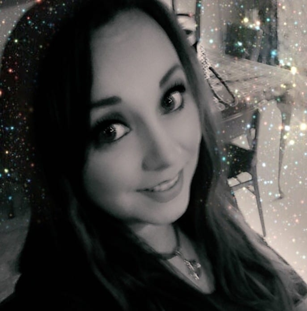 Meet your Posher, Crystal